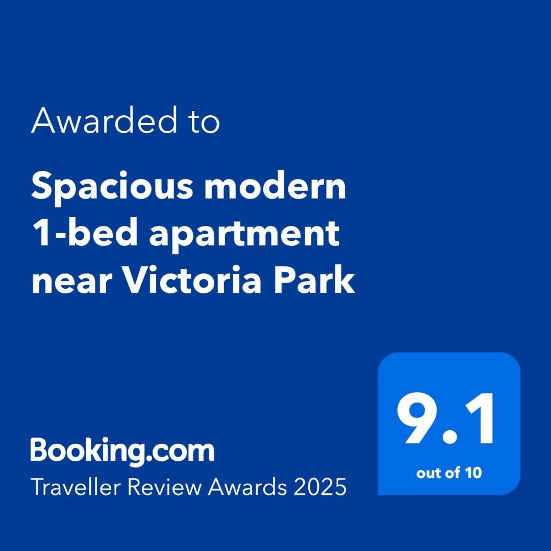 Spacious Modern 1-bed Near Victoria Park & Stadium Apartment London